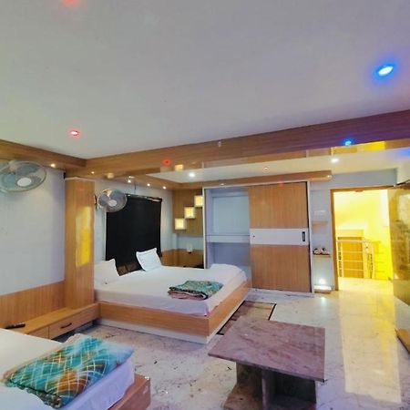 The Maheshwari Residency Hotell Ayodhya Exteriör bild