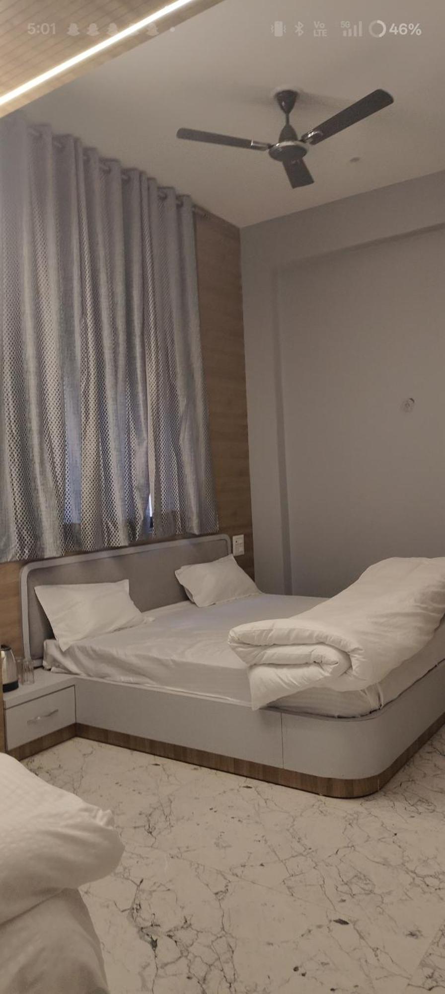 The Maheshwari Residency Hotell Ayodhya Exteriör bild